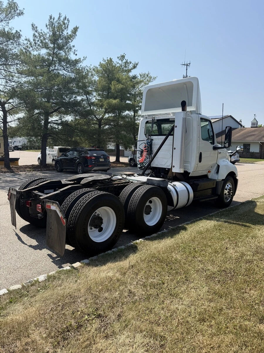 2019 International LT in Linden, NJ — photo 8