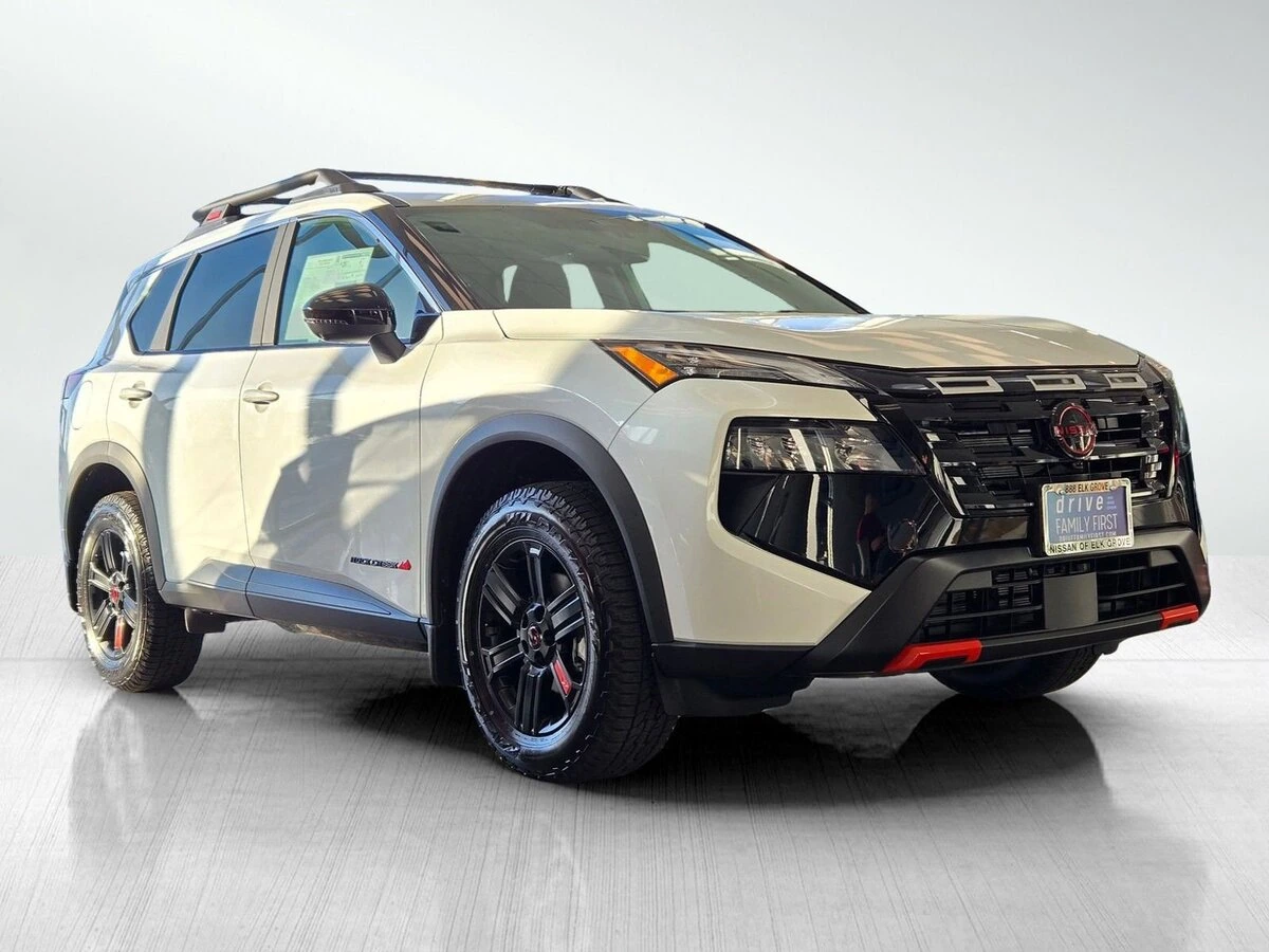 2026 Nissan Rogue Rock Creek AWD's photo