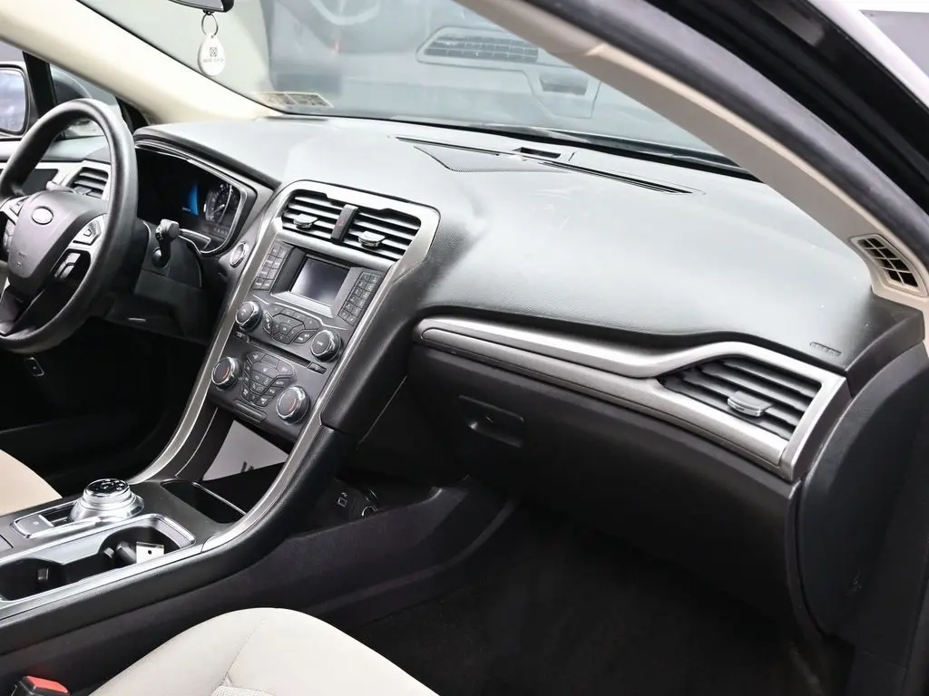 2018 Ford Fusion S Hybrid photo 27