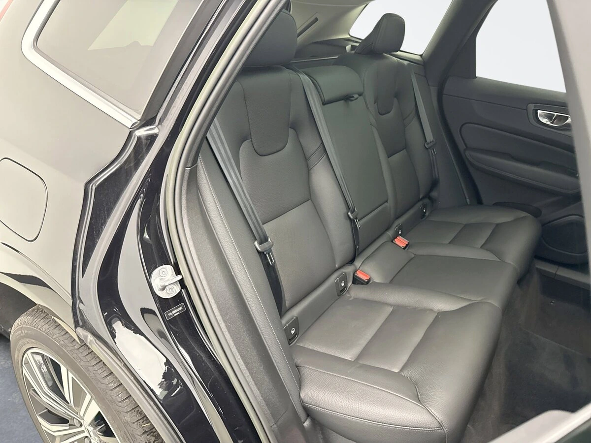 2023 Volvo - image 16