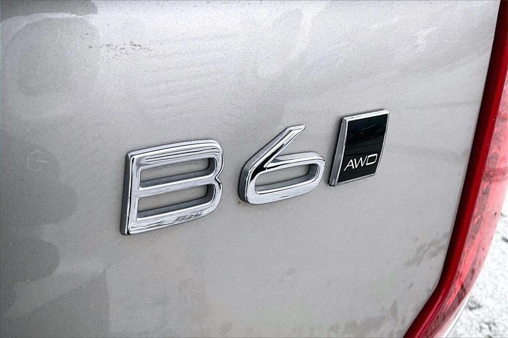 2023 Volvo - image 24