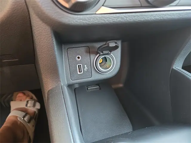2025 Nissan Kicks Play S photo 33