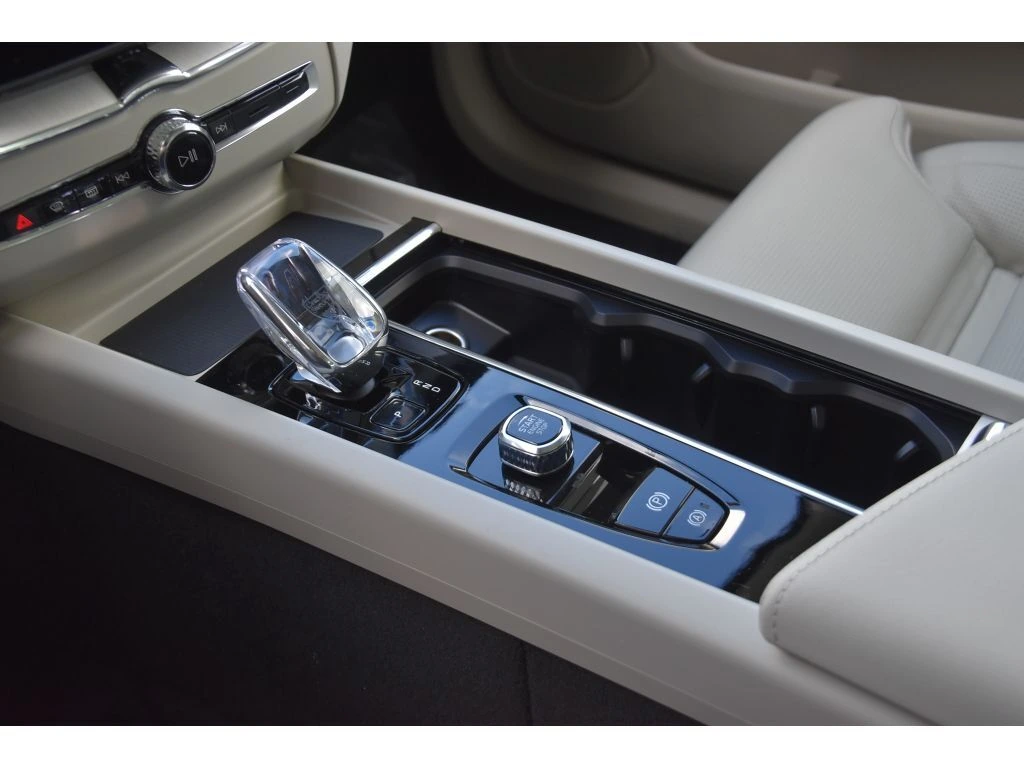 2026 Volvo - image 35