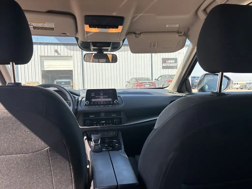 2024 Nissan Rogue SV photo 24