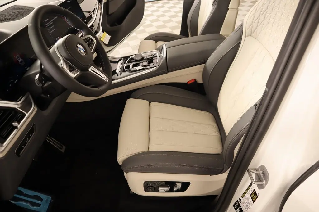 2026 Bmw X7 M60i photo 8