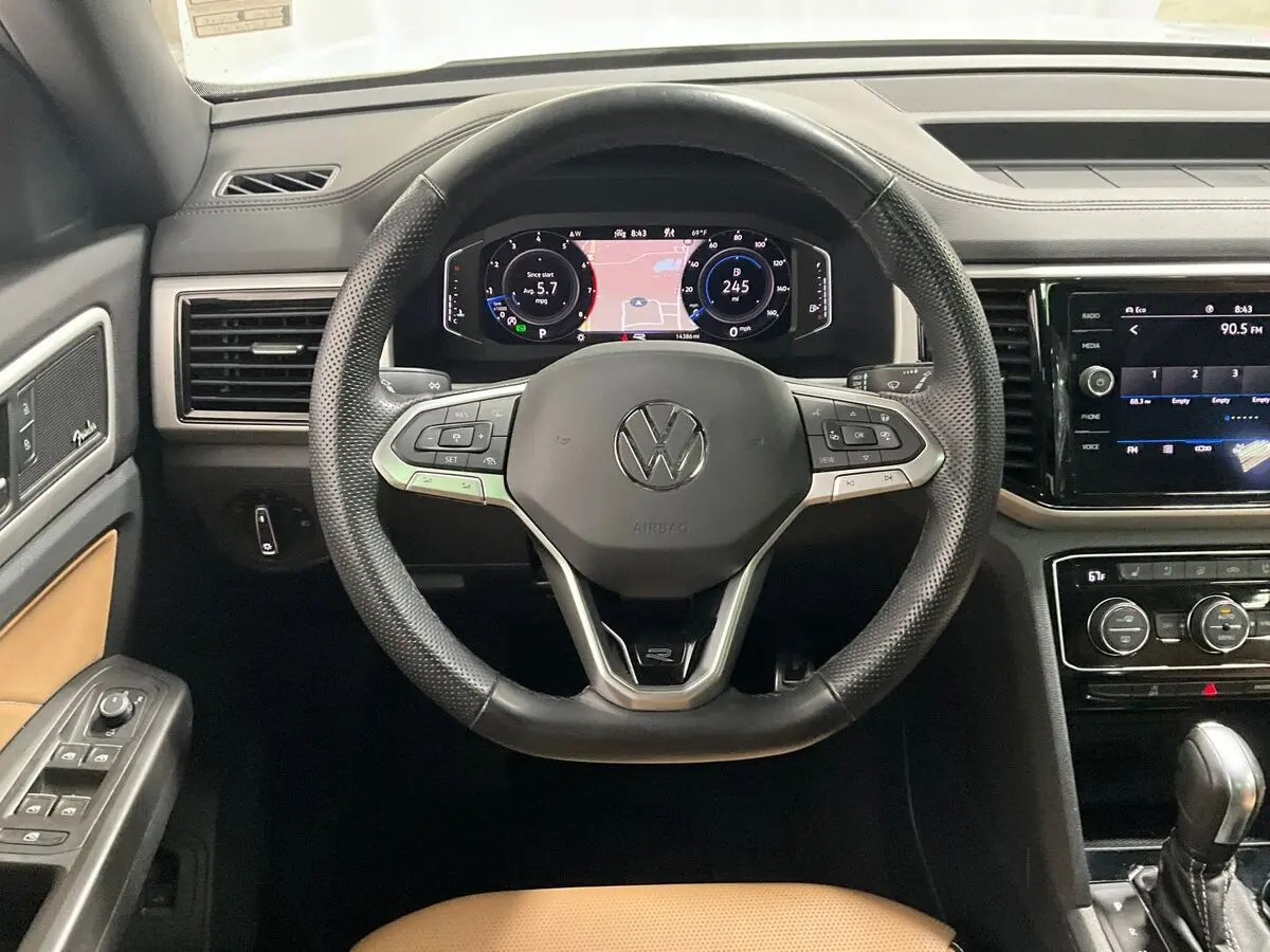 2022 Volkswagen Atlas Cross Sport V6 SEL Premium R-Line photo 4