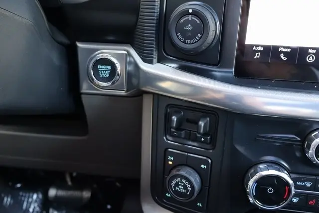 2025 Ford F-150 Platinum photo 32
