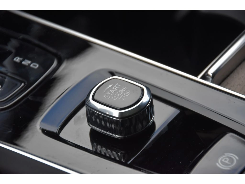 2026 Volvo - image 34