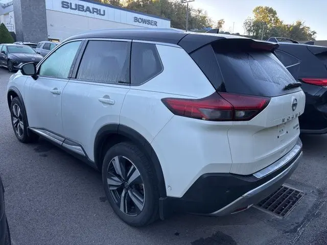 2021 Nissan Rogue Platinum photo 2