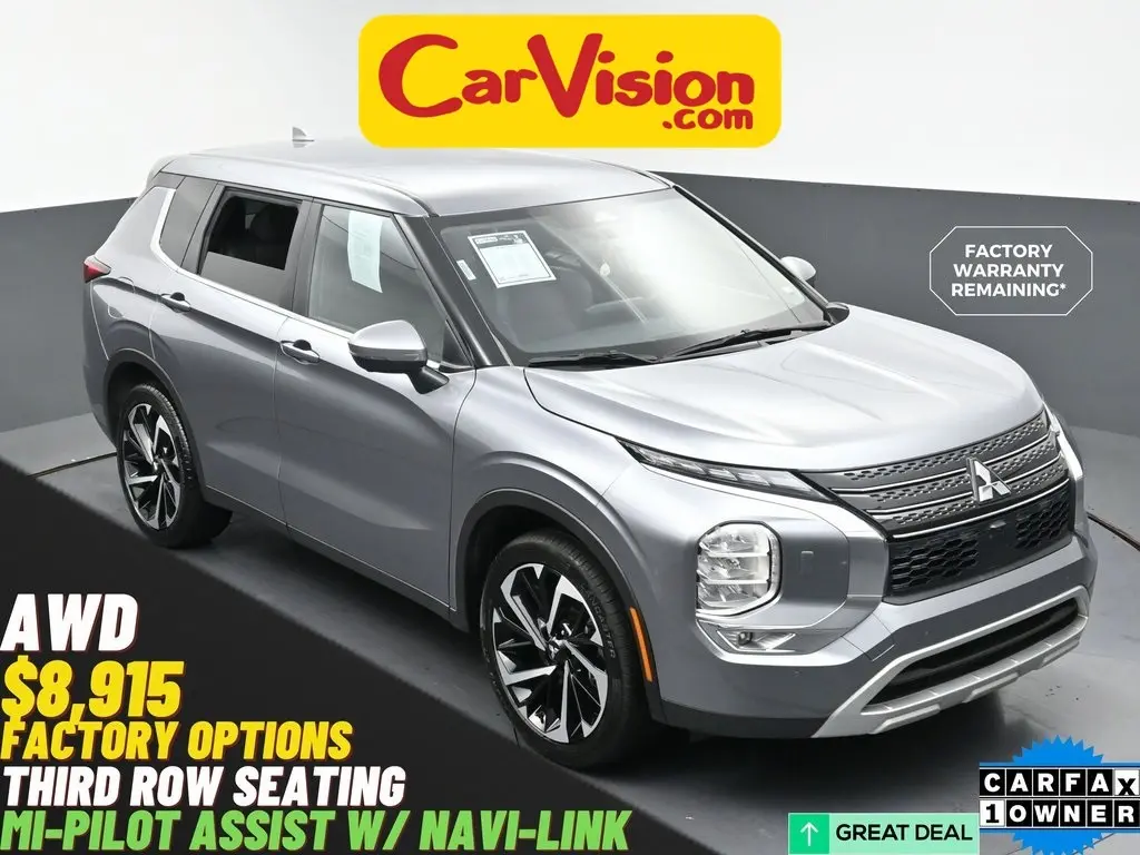2024 Mitsubishi Outlander SE's photo