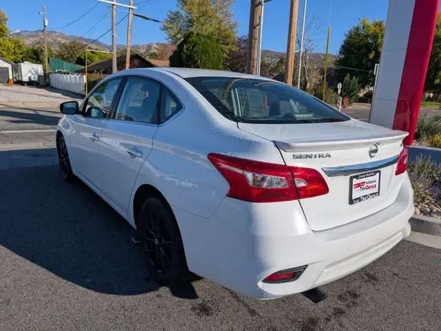 2018 Nissan Sentra S photo 4