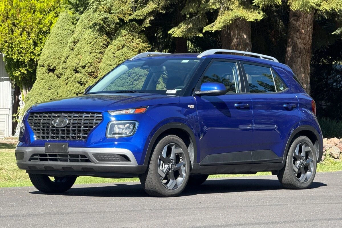 2025 Hyundai Venue SEL - Photo 8