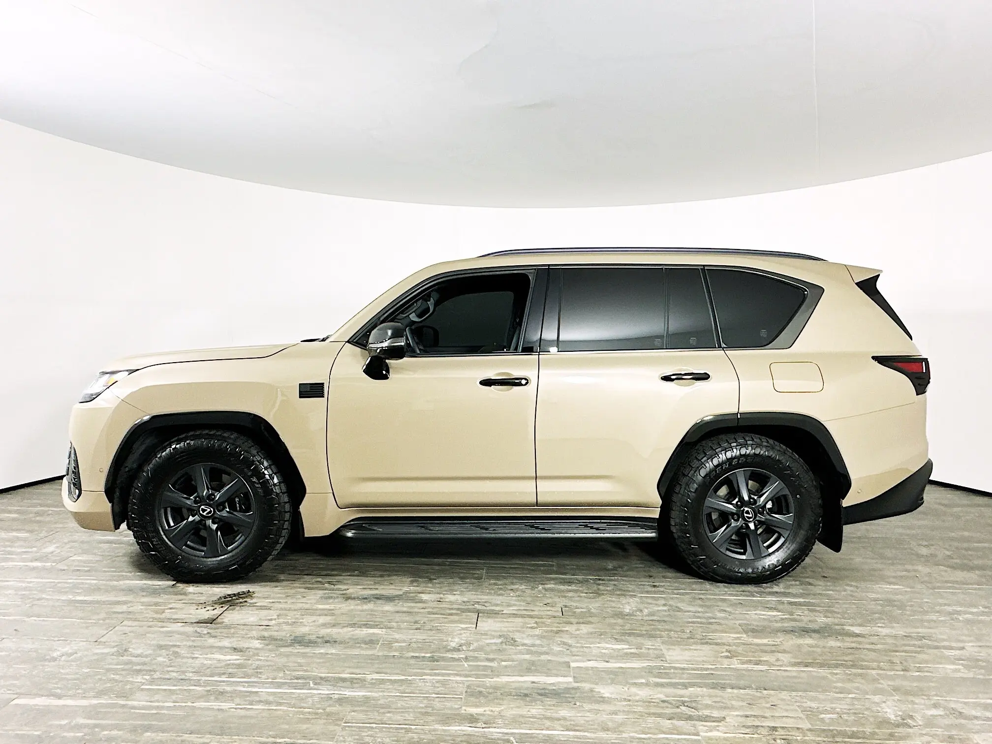 2025 Lexus LX photo 7
