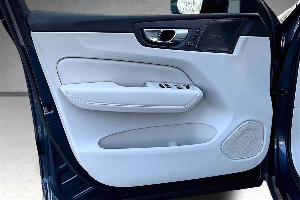 2023 Volvo - image 19