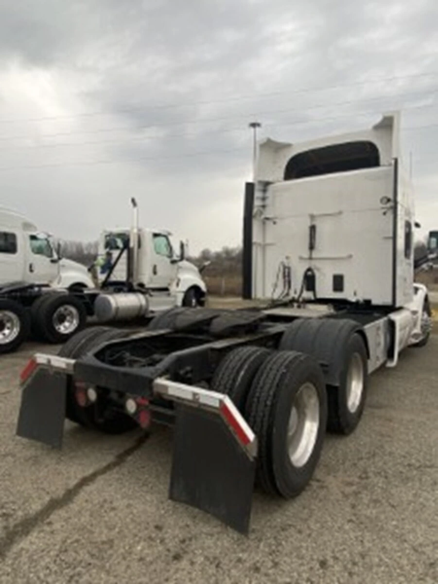 2020 Peterbilt 579 - image 5