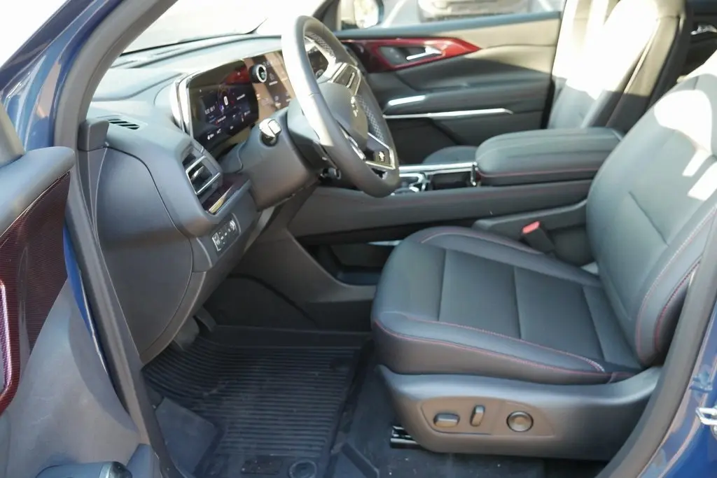 2026 Chevrolet Traverse Z71 photo 7
