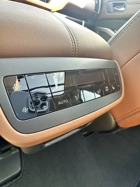 2025 Nissan Pathfinder Platinum photo 29