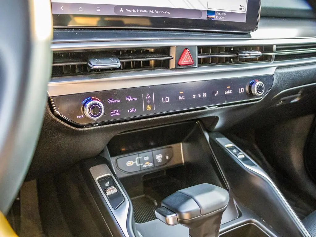 2025 Kia Sorento S photo 28