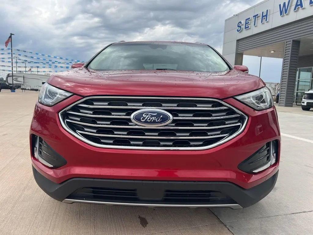 2020 Ford Edge SEL photo 2
