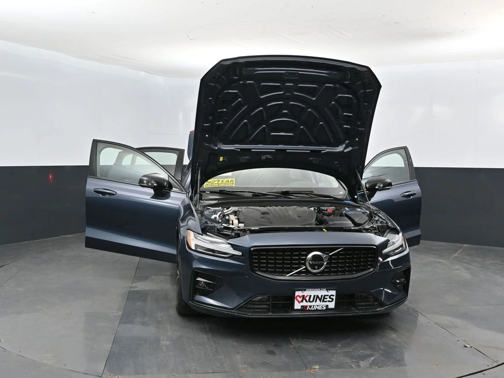 2024 Volvo - image 50