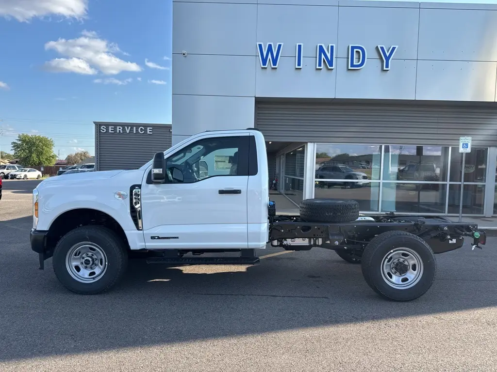 2026 Ford F-350 photo 8