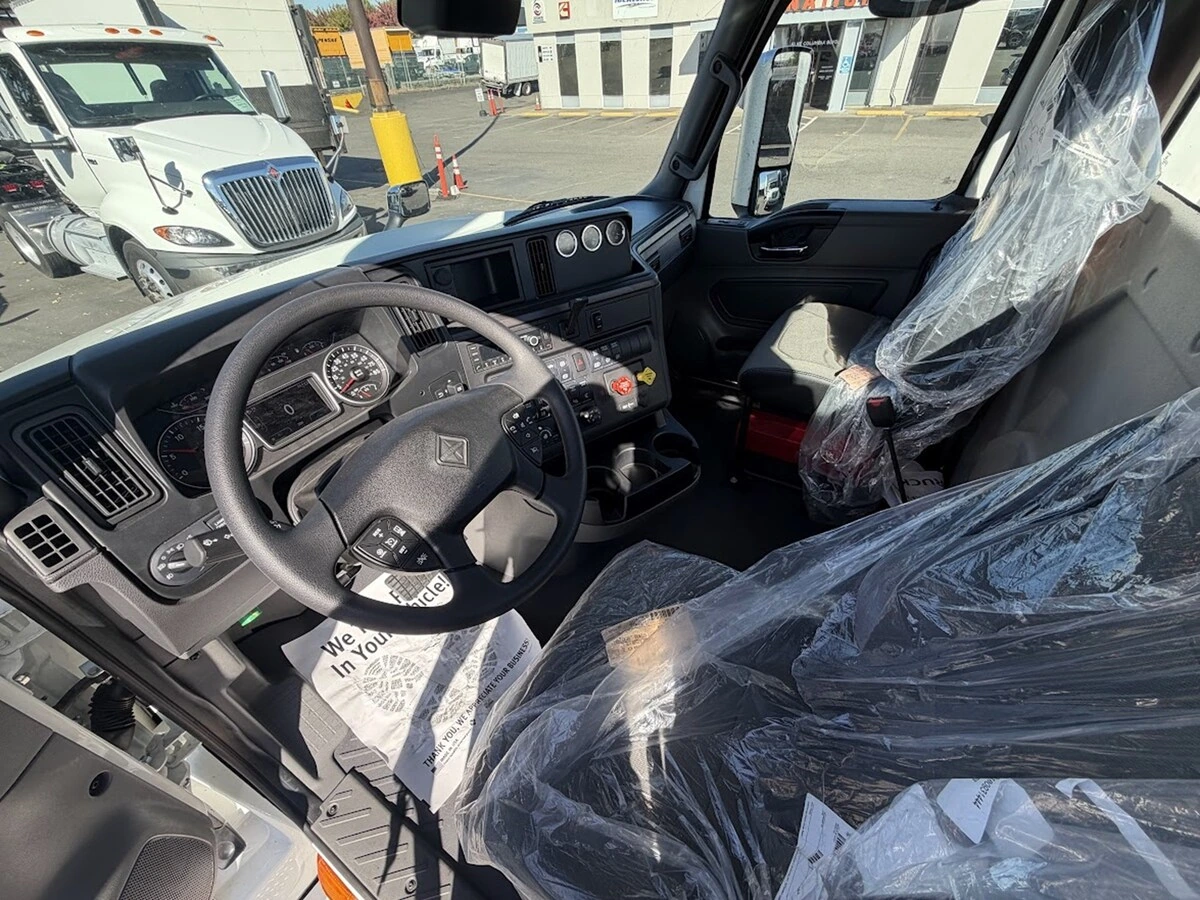 2027 International LT — photo 5