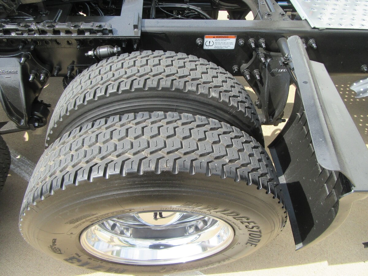 2025 Freightliner Cascadia - image 14