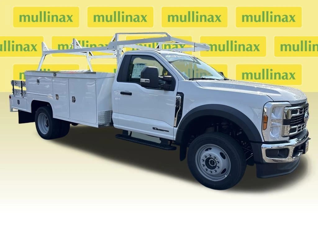 2025 Ford F-550 Super Duty Chassis Cab