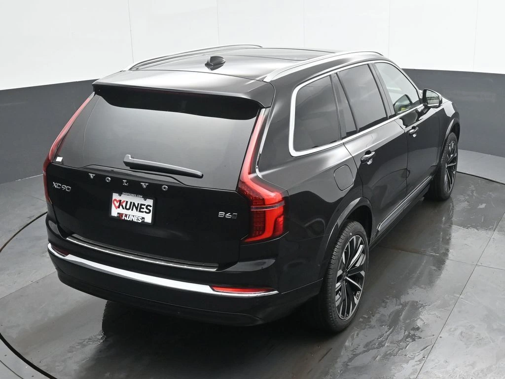 2026 Volvo - image 30