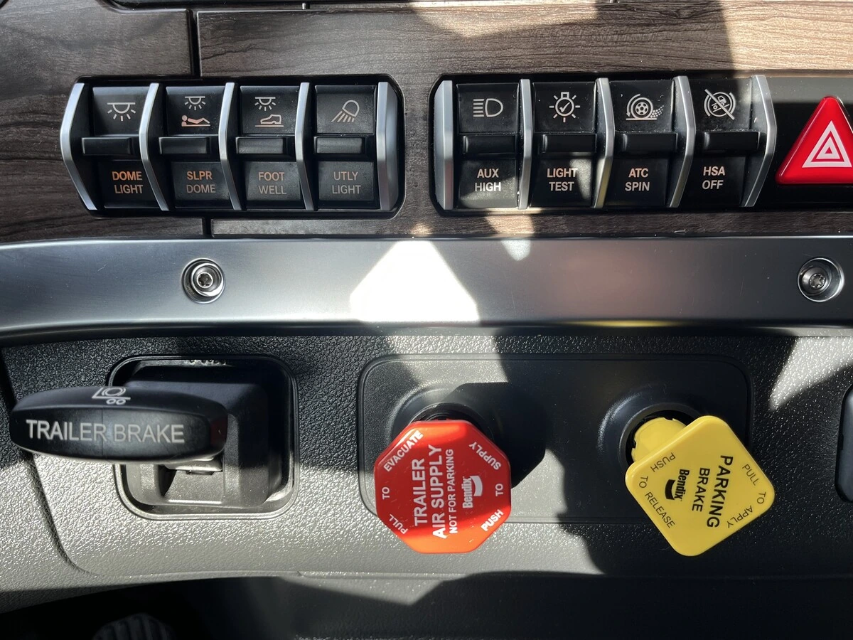 2025 Western Star — photo 21