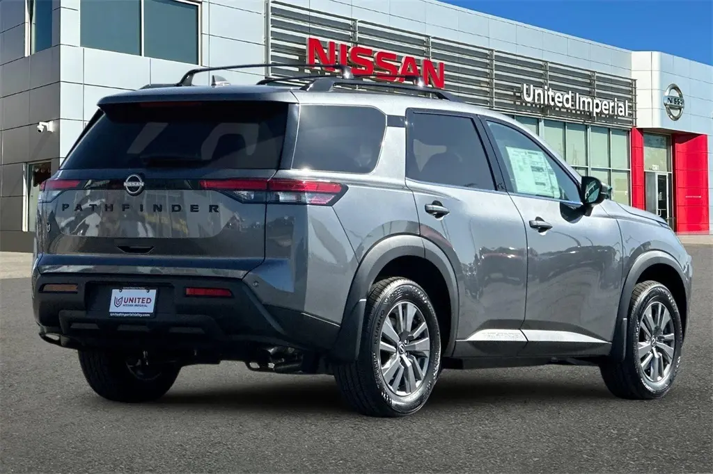 2025 Nissan Pathfinder SV photo 3