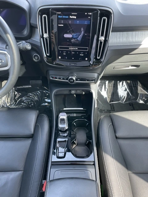 2024 Volvo - image 21