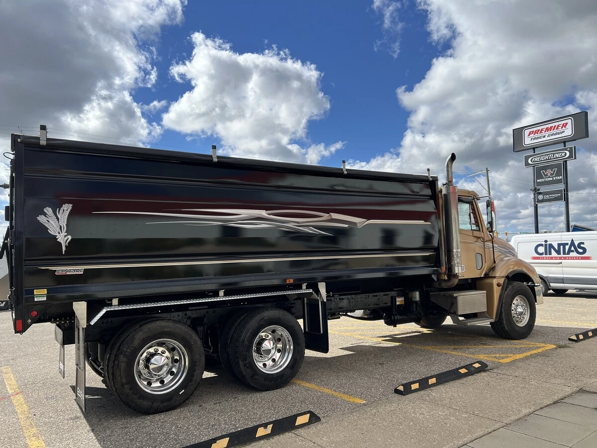 2011 Freightliner Columbia — photo 4