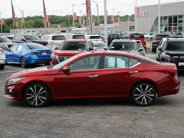 Used 2020 Nissan Altima Platinum with VIN 1N4BL4FVXLC181269 for sale in Kansas City