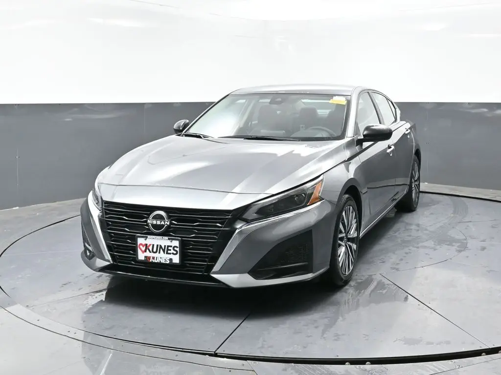 2024 Nissan Altima 2.5 SV photo 4