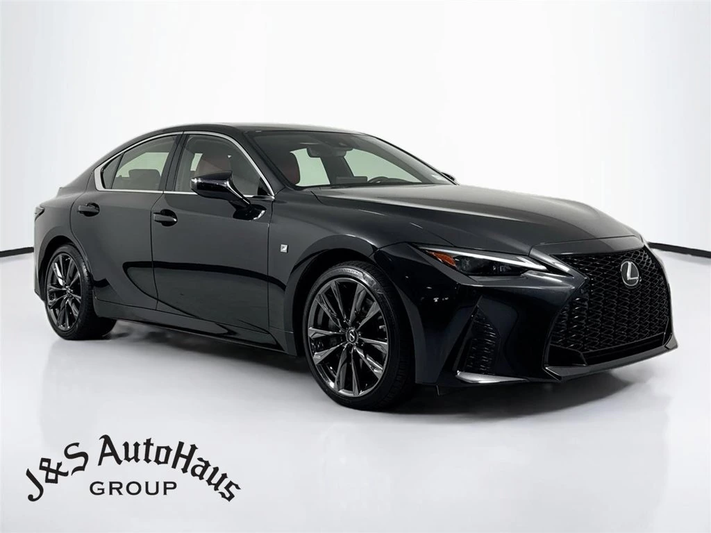 2022 Lexus IS