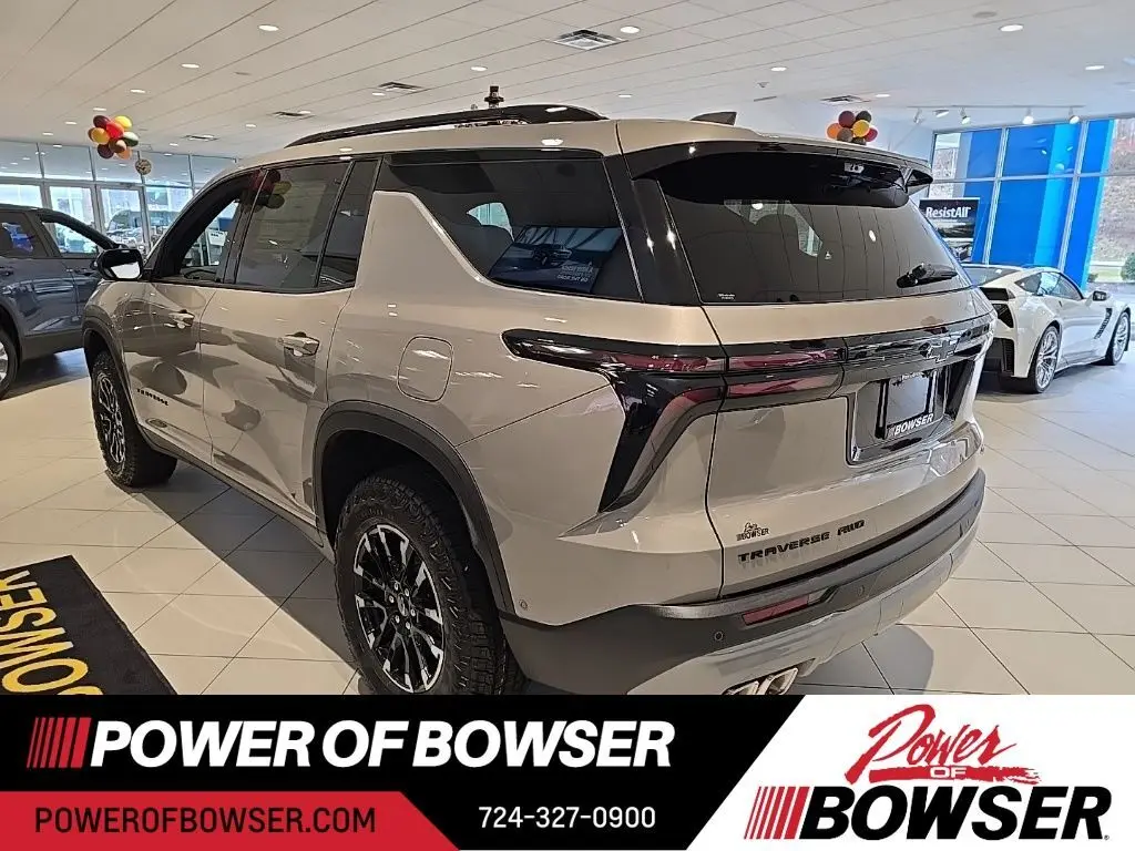 2026 Chevrolet Traverse Z71 photo 3