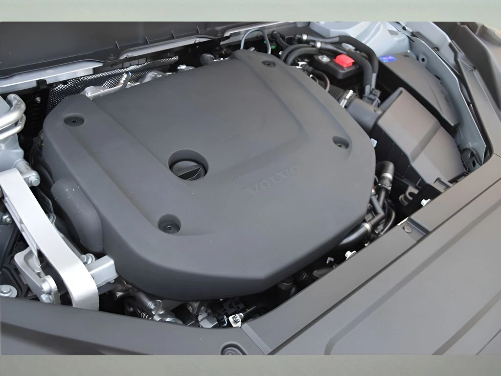 2026 Volvo - image 26