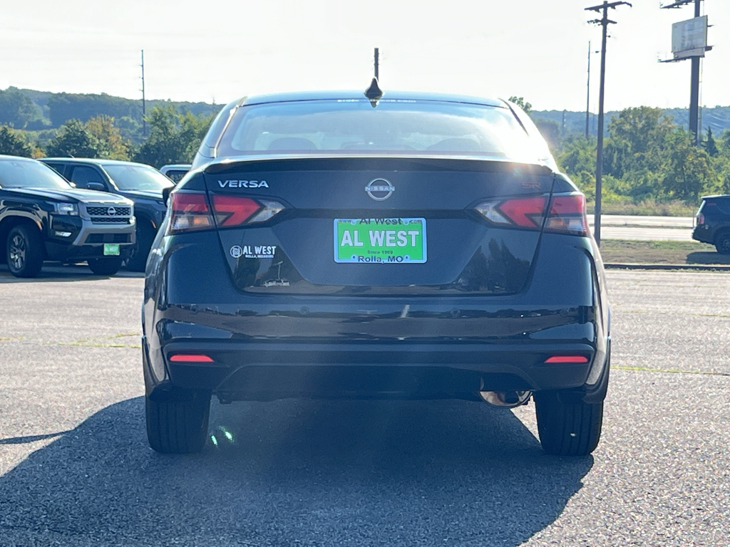 2025 Nissan Versa SR photo 7