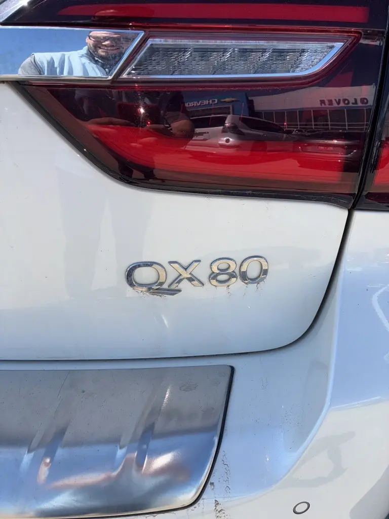 2019 Infiniti QX80 Luxe photo 14