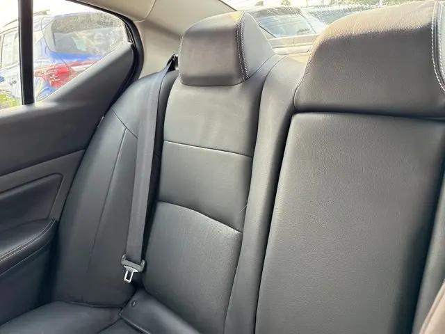 2021 Nissan Altima 2.5 Platinum photo 8