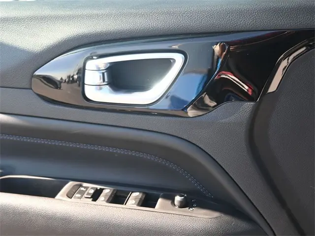 2026 Jeep Compass Latitude photo 11