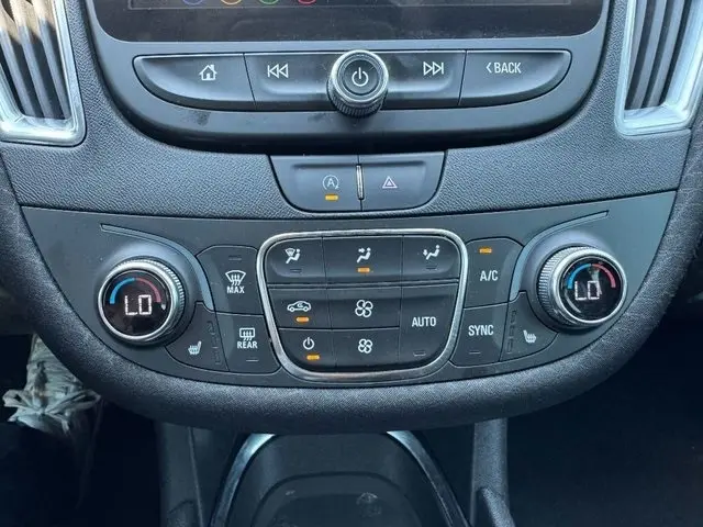 2021 Chevrolet Malibu 1LT photo 14