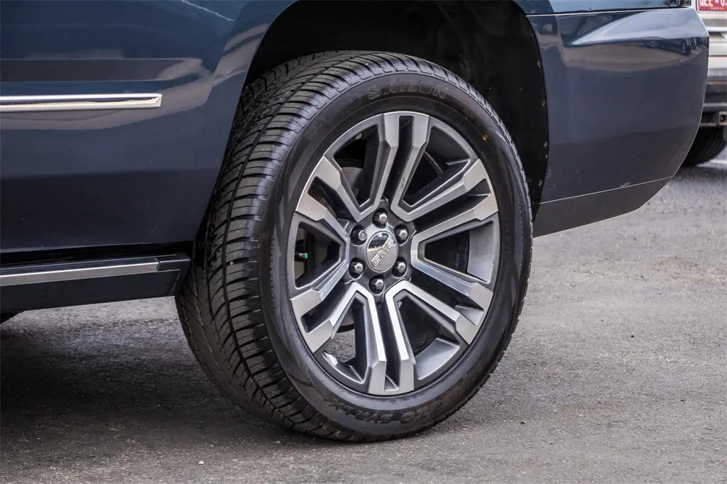 2019 Gmc Yukon Denali photo 3