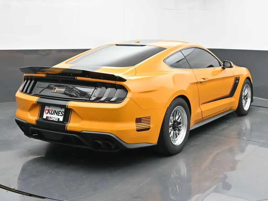 2019 Ford Mustang GT Premium photo 7