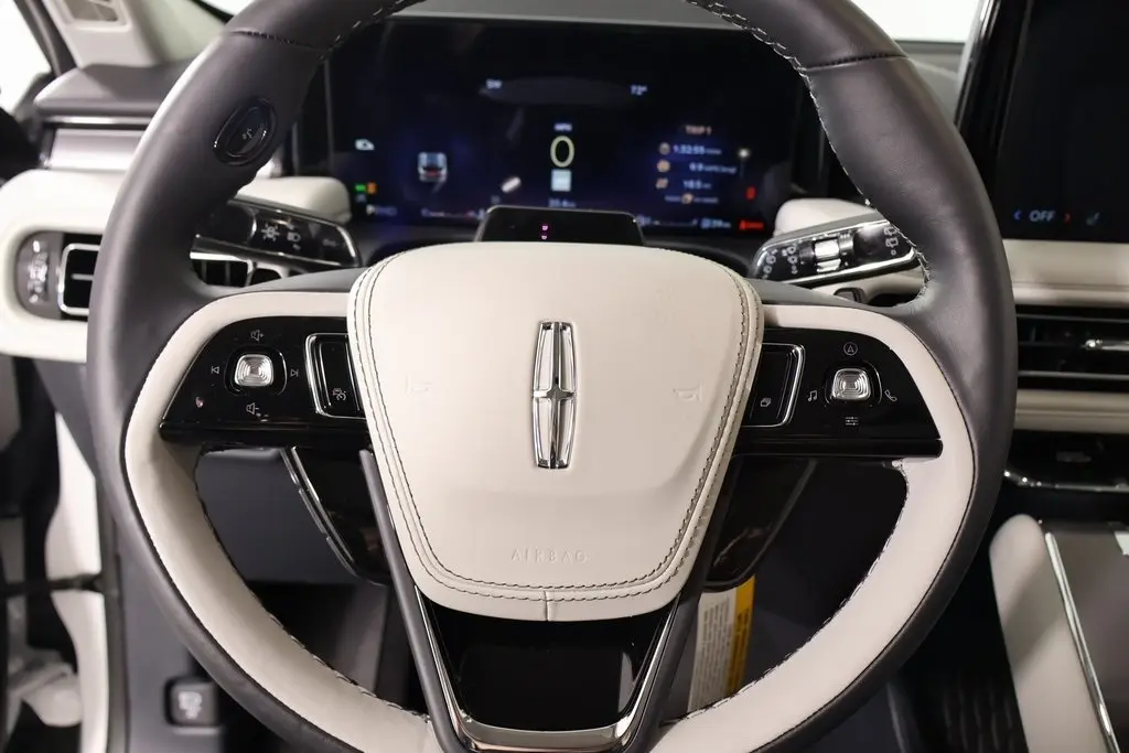 2026 Lincoln Aviator Premiere photo 3