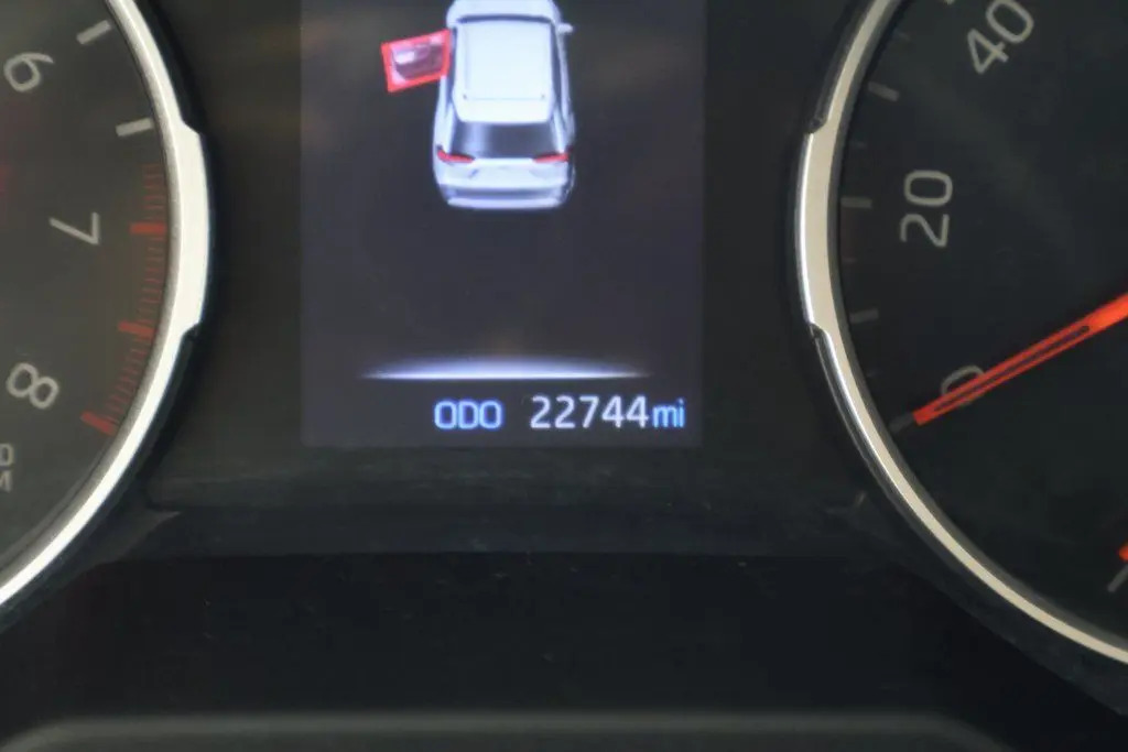 2021 Toyota RAV4 XLE Premium photo 16