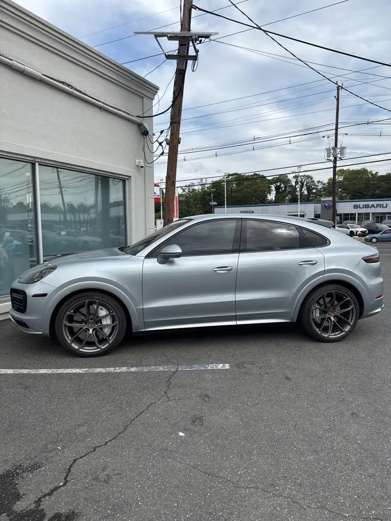 2020 Porsche Cayenne Coupe Turbo photo 4