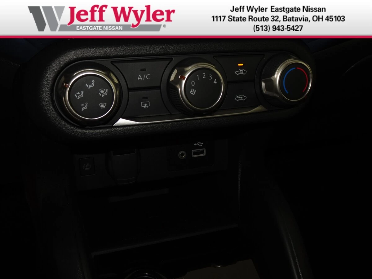 2025 Nissan Versa Sedan SV - Photo 24
