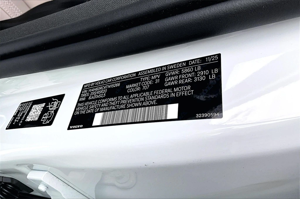 2026 Volvo - image 14